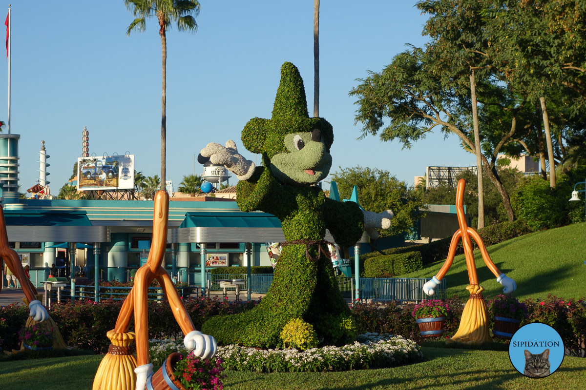 Mickey Topiary - Hollywood Studios - Disney World, Florida